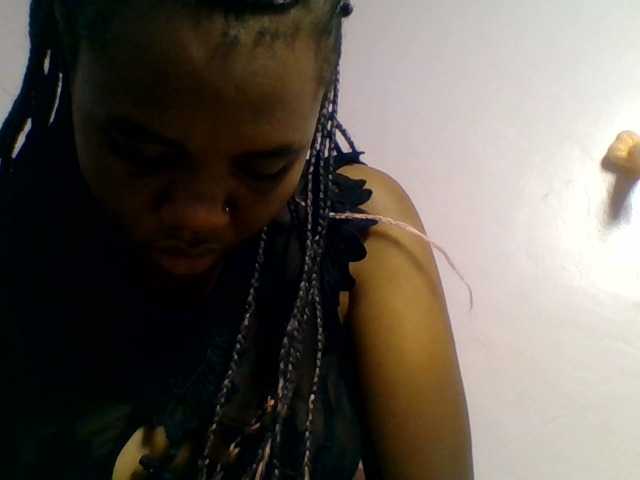 Kittydew live cam on BongaCams