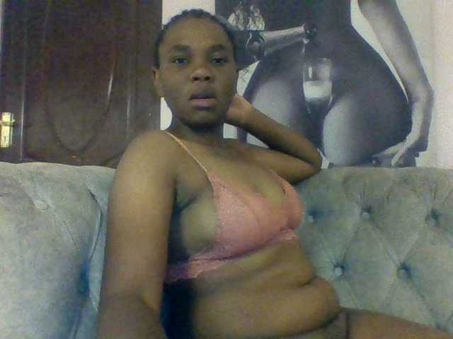Kittydew live cam on BongaCams