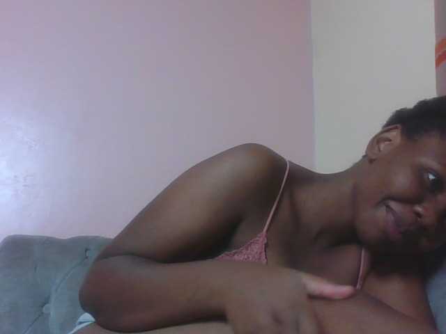 Kittydew live cam on BongaCams