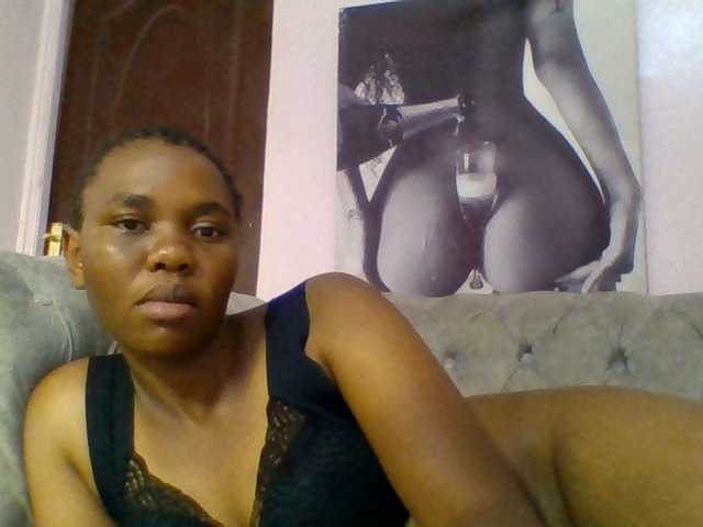 Kittydew live cam on BongaCams