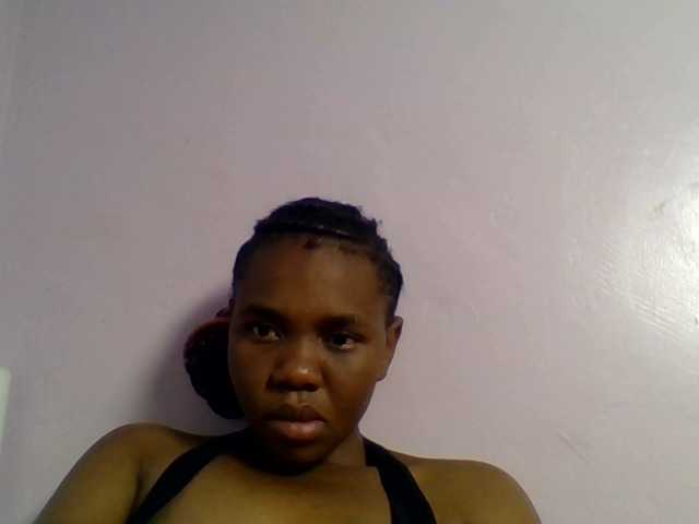 Kittydew live cam on BongaCams