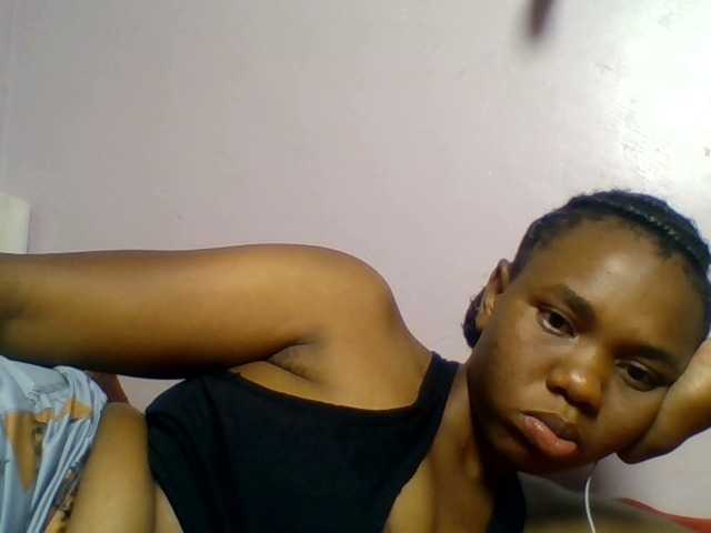 Kittydew live cam on BongaCams