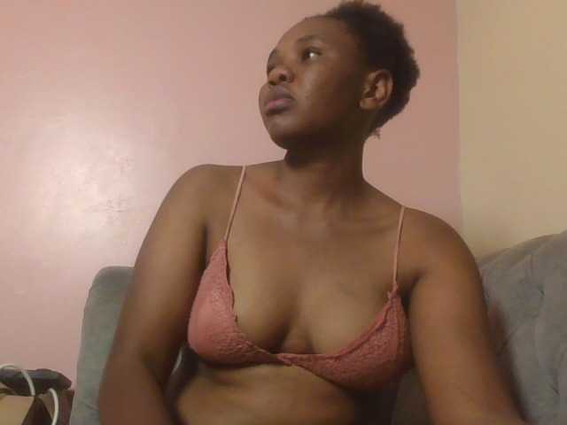 Kittydew live cam on BongaCams