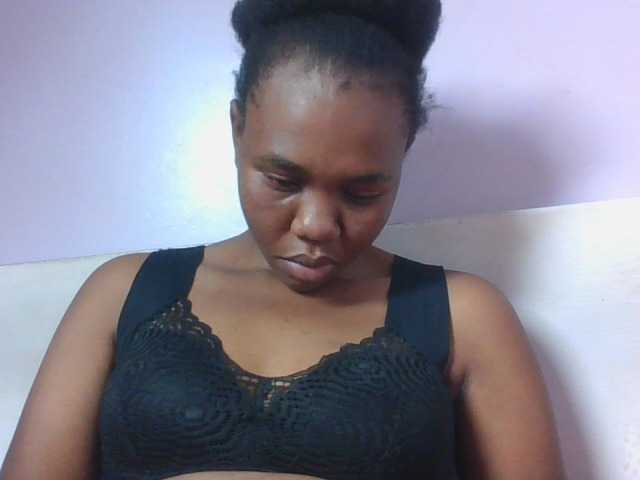 Kittydew live cam on BongaCams
