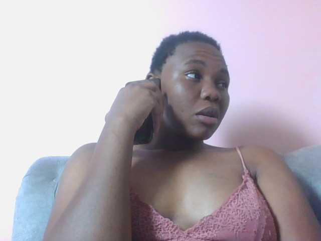 Kittydew live cam on BongaCams