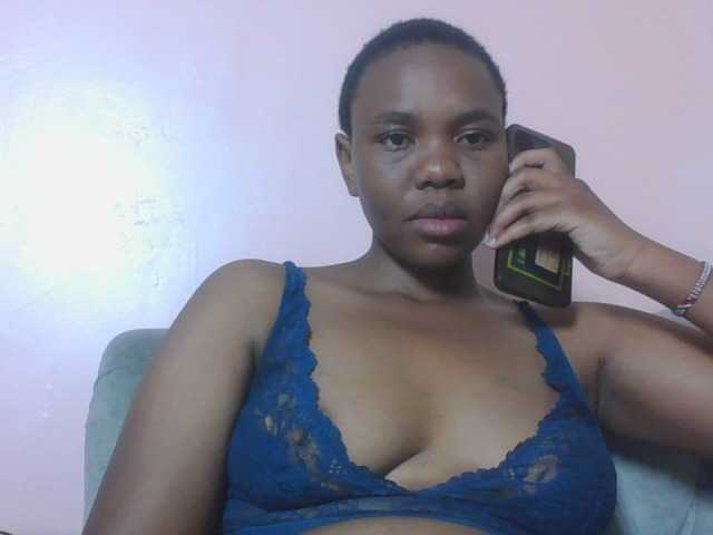 Kittydew live cam on BongaCams