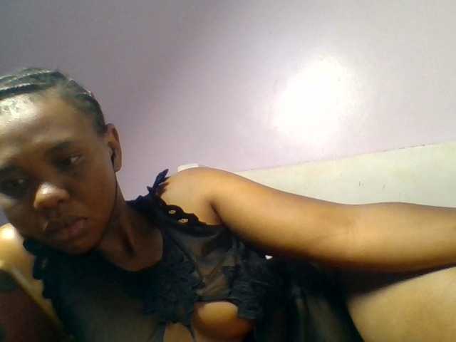 Kittydew live cam on BongaCams