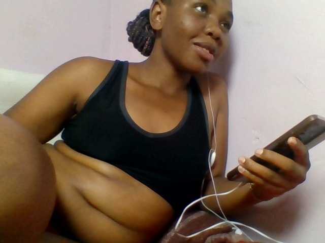 Kittydew live cam on BongaCams