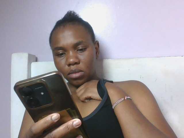 Kittydew live cam on BongaCams