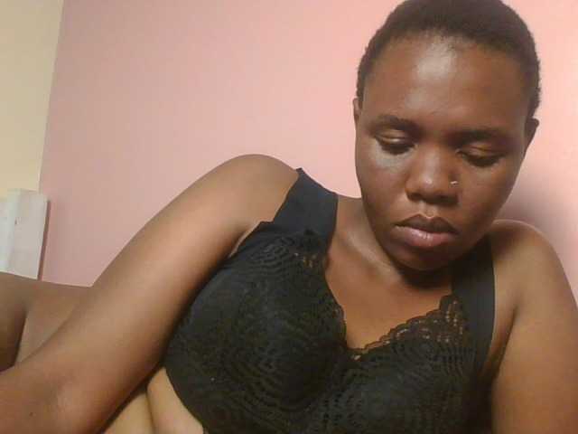 Kittydew, live now on BongaCams