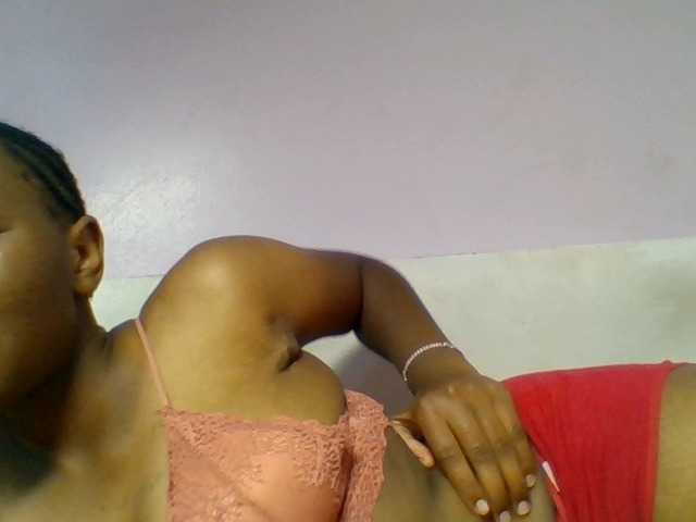 Kittydew live cam on BongaCams