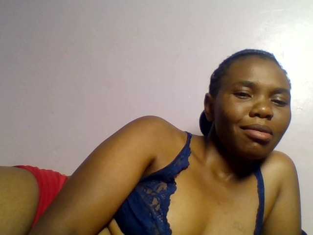 Kittydew live cam on BongaCams