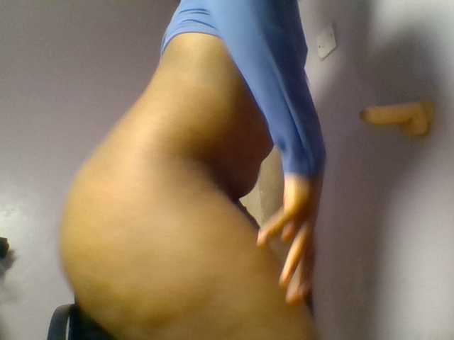 Kittydew live cam on BongaCams