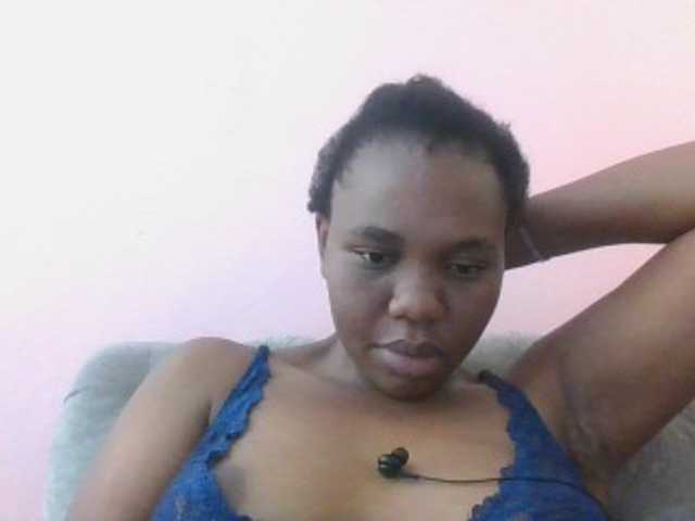 Kittydew live cam on BongaCams