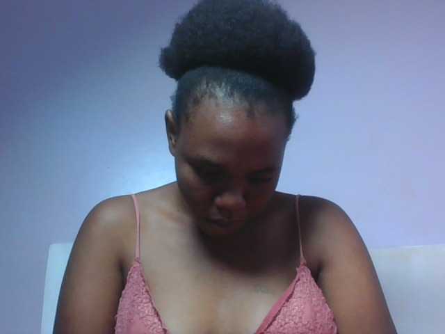 Kittydew live cam on BongaCams