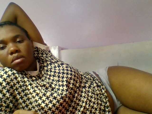 Kittydew live cam on BongaCams