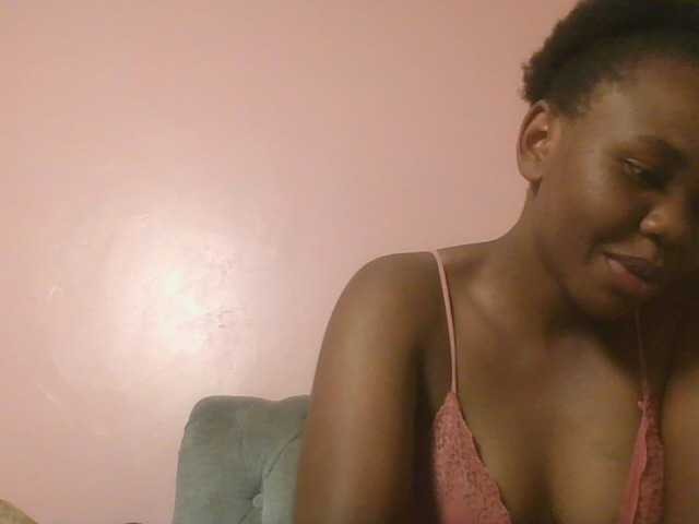 Kittydew live cam on BongaCams