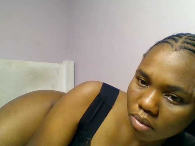 Kittydew live cam on BongaCams
