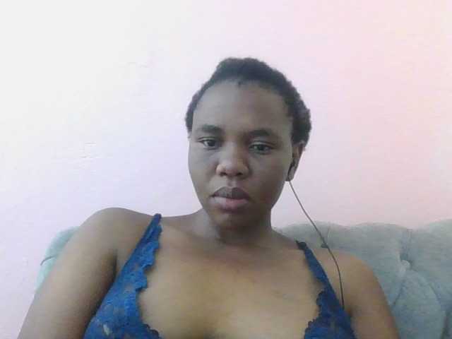 Kittydew live cam on BongaCams