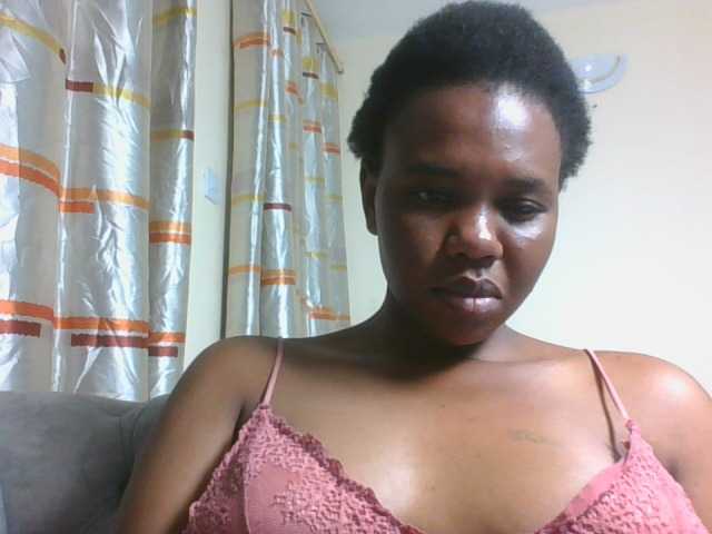 Kittydew live cam on BongaCams