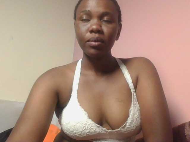Kittydew live cam on BongaCams