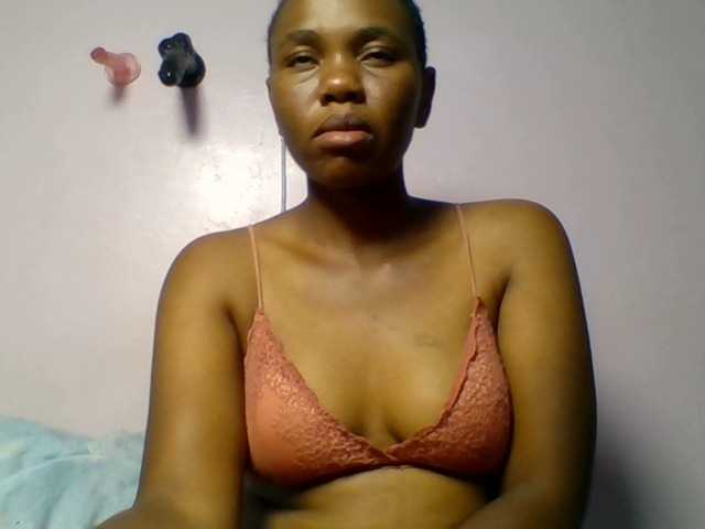 Kittydew live cam on BongaCams