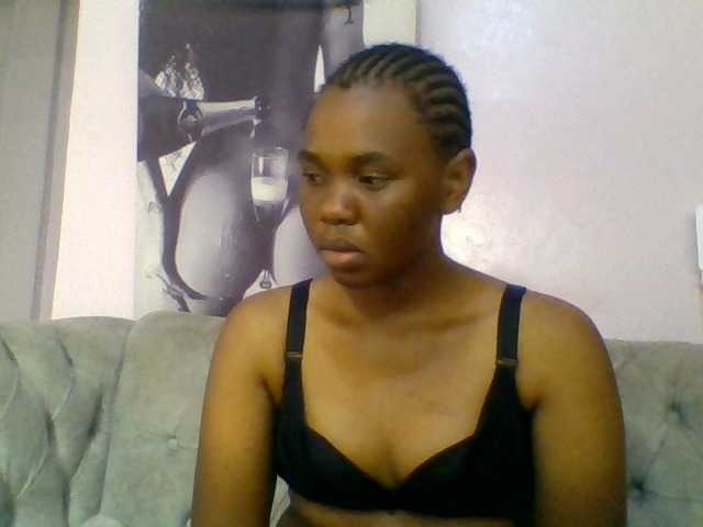 Kittydew live cam on BongaCams