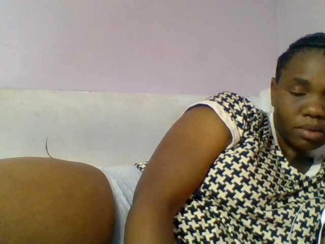 Kittydew live cam on BongaCams