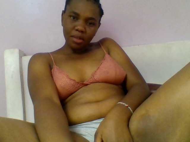 Kittydew live cam on BongaCams