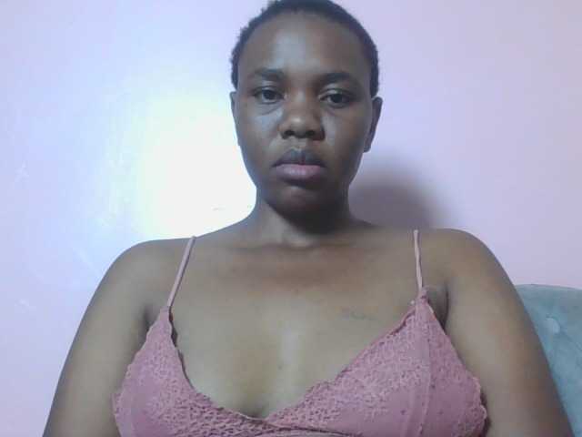 Kittydew live cam on BongaCams