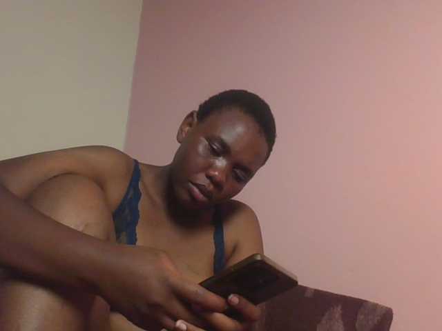 Kittydew live cam on BongaCams