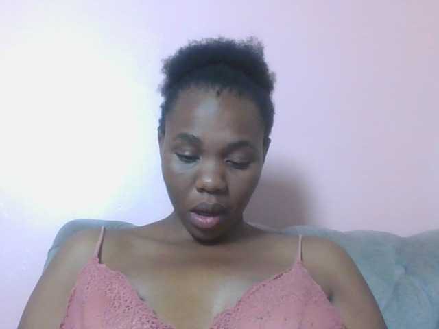 Kittydew live cam on BongaCams