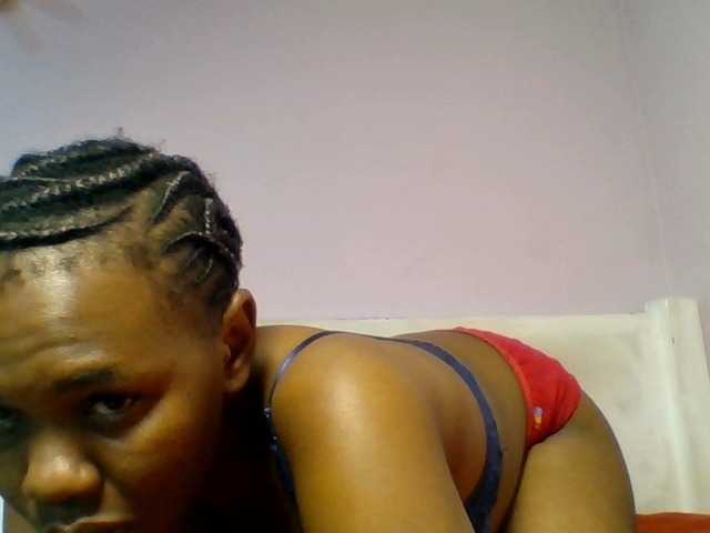 Kittydew live cam on BongaCams