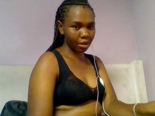 Kittydew live cam on BongaCams