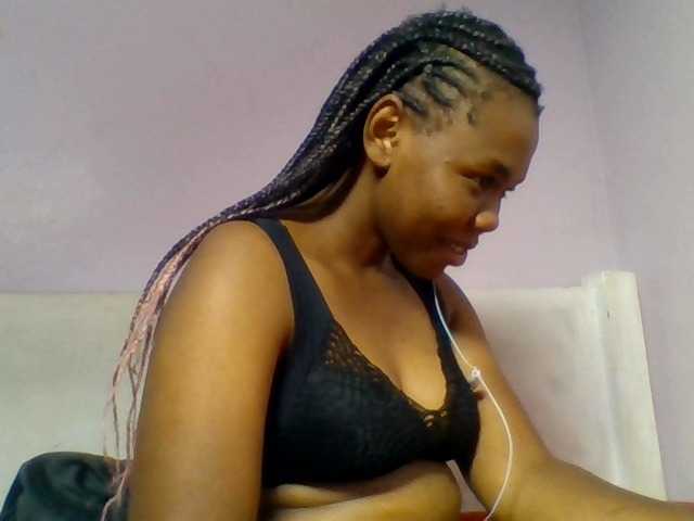Kittydew live cam on BongaCams