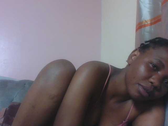 Kittydew live cam on BongaCams