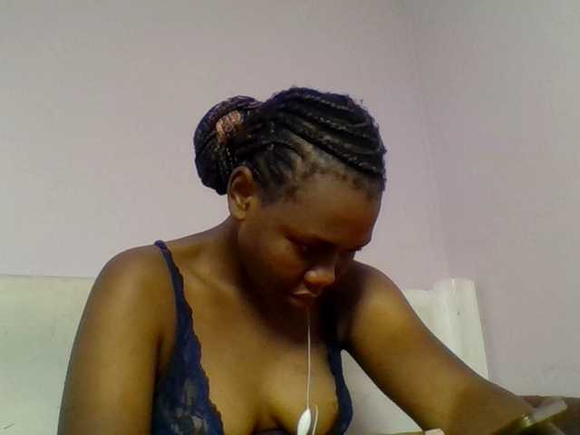 Kittydew live cam on BongaCams