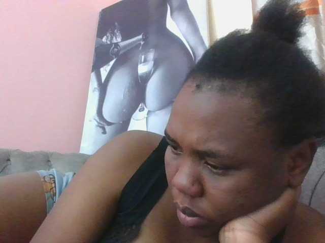 Kittydew live cam on BongaCams