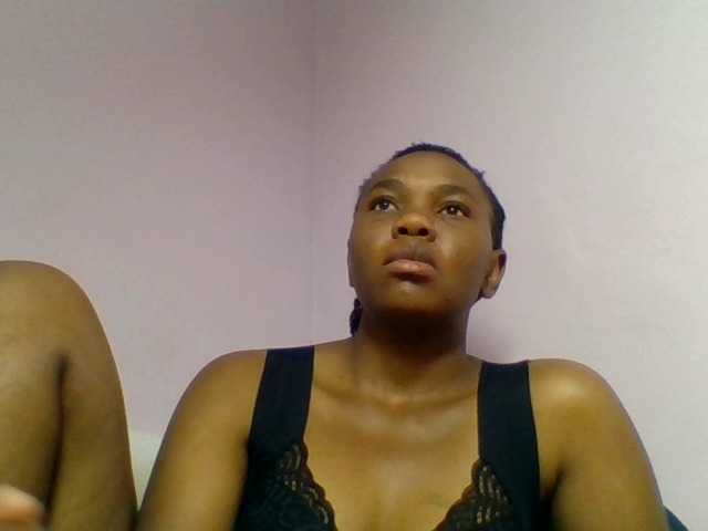 Kittydew live cam on BongaCams