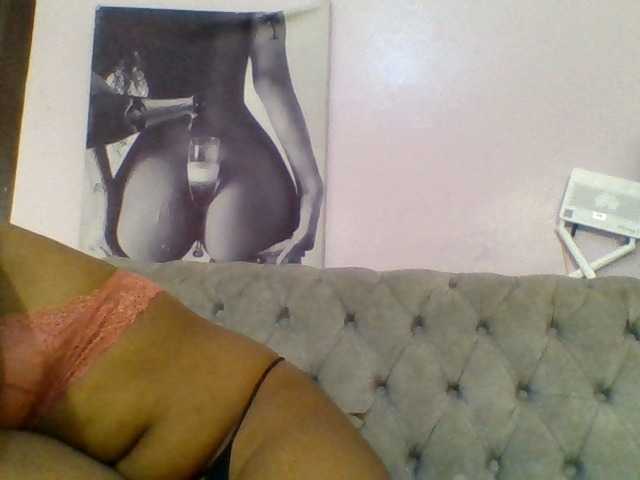 Kittydew live cam on BongaCams