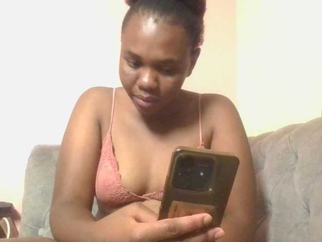 Kittydew live cam on BongaCams