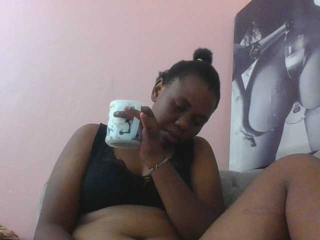 Kittydew live cam on BongaCams