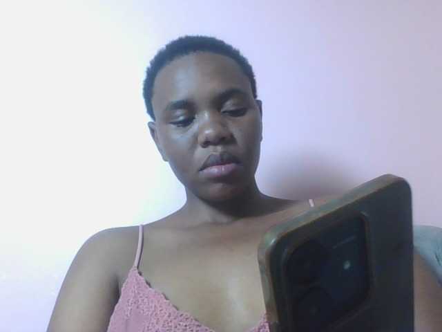 Kittydew live cam on BongaCams