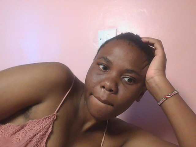 Kittydew live cam on BongaCams