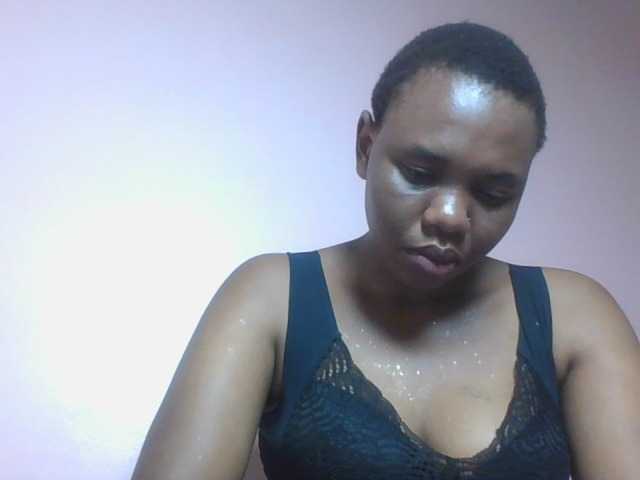 Kittydew live cam on BongaCams