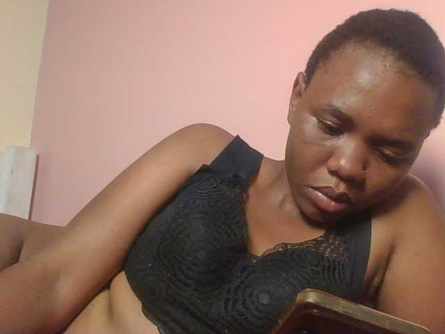Kittydew, live now on BongaCams