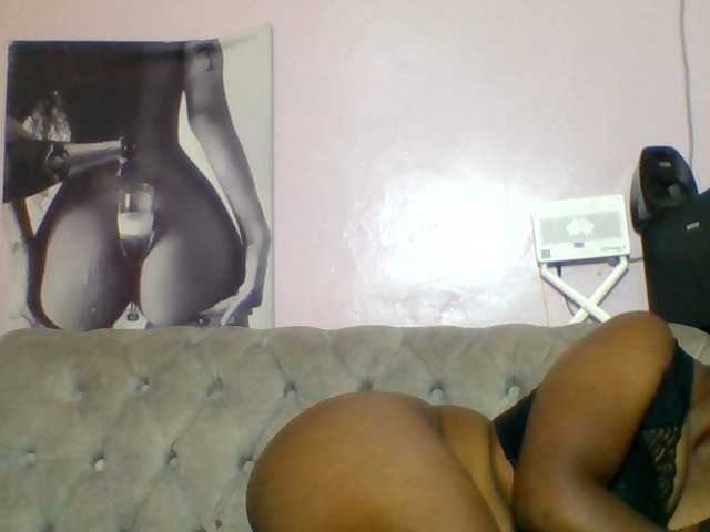 Kittydew live cam on BongaCams