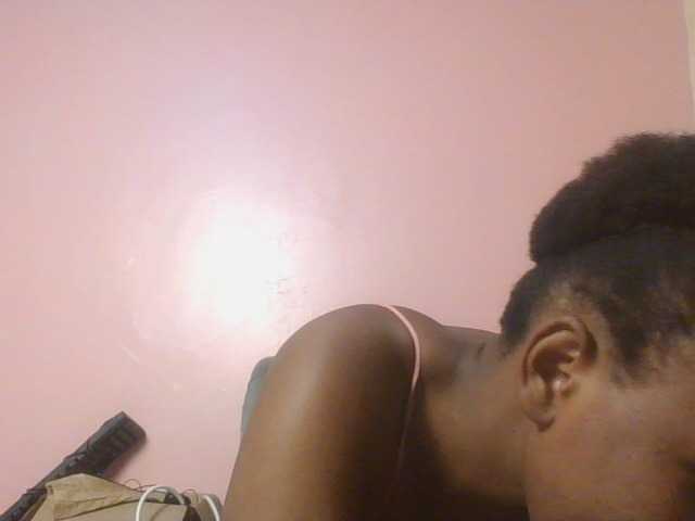 Kittydew live cam on BongaCams