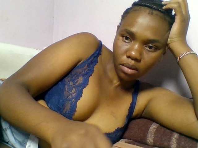 Kittydew live cam on BongaCams