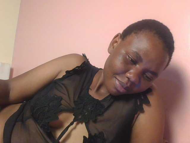 Kittydew live cam on BongaCams